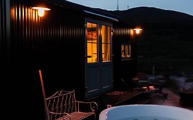 Black Hut At Slieve Croob Glamping