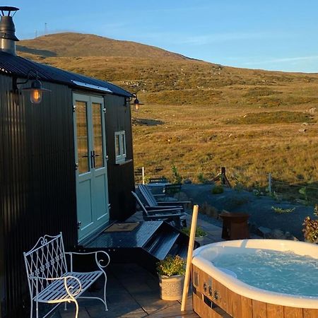 Black Hut At Slieve Croob Glamping Ballyward Exterior photo