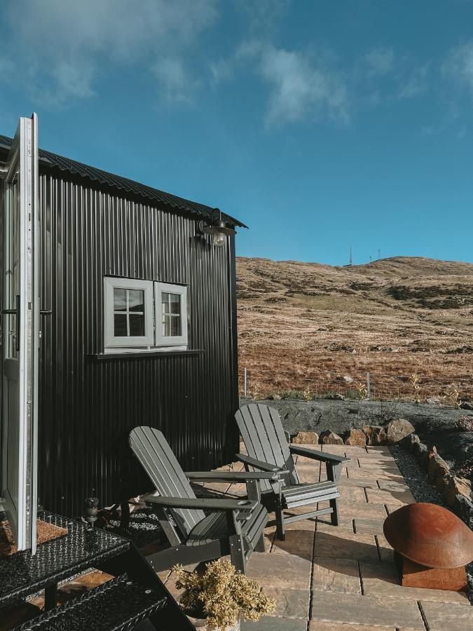 Black Hut At Slieve Croob Glamping Ballyward Exterior photo
